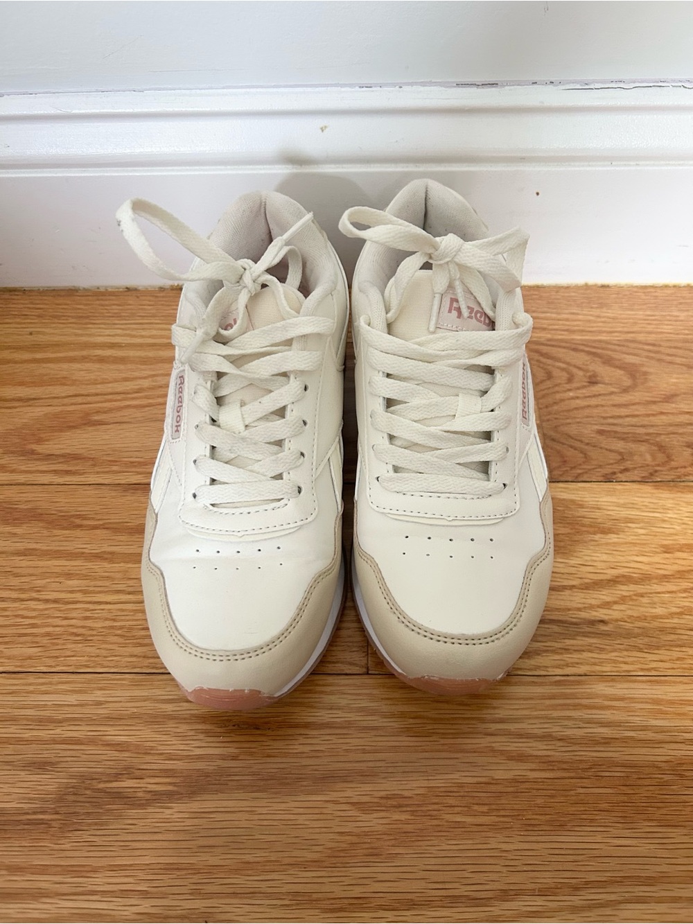 Reebok Tan Cream Sneakers Size 6 - Picture 2 of 5